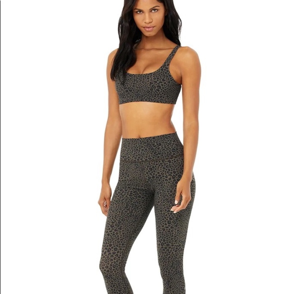 COPY - Alo vapor high waisted leopard bra and leggings set